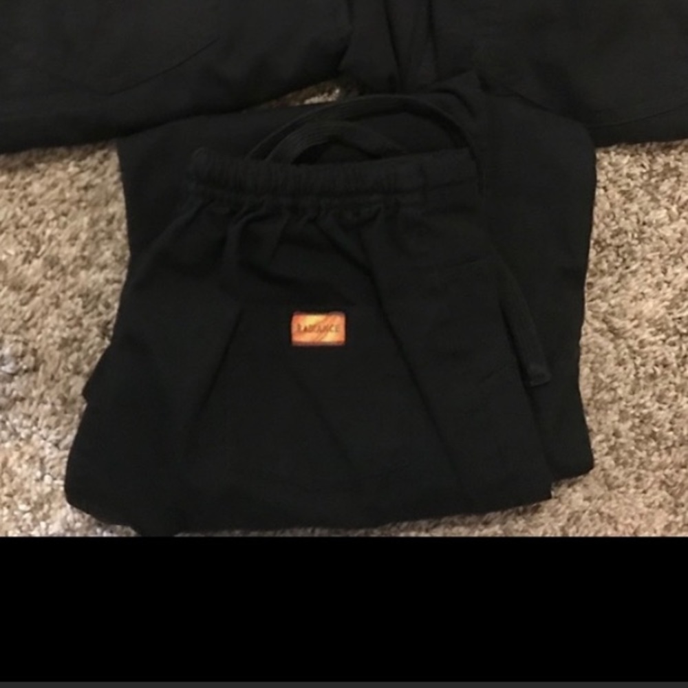 One XXS black scrub pant